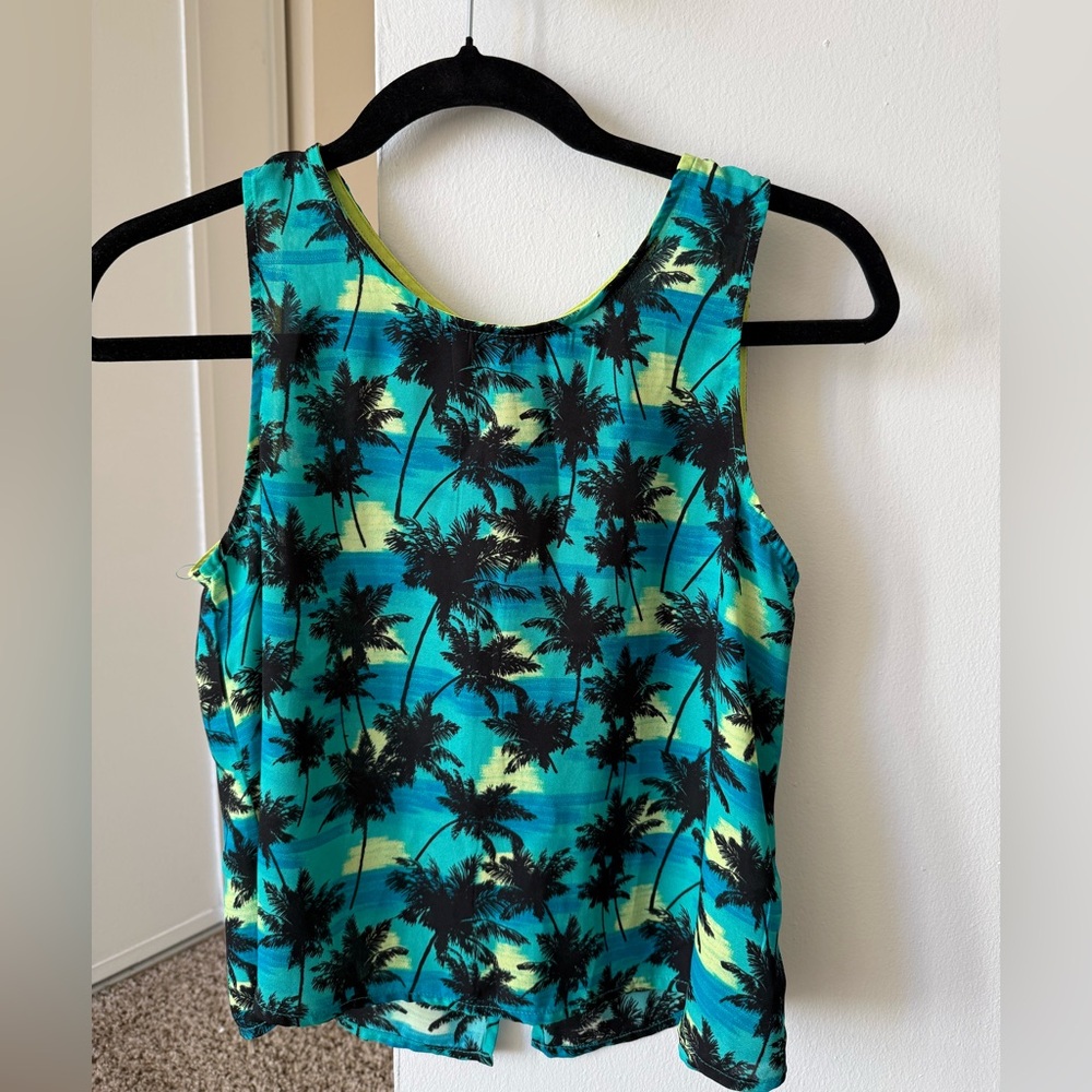 BONGO Tropical Palm Print Top